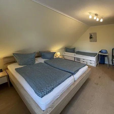 Holiday Apartment With 1 Bedroom *